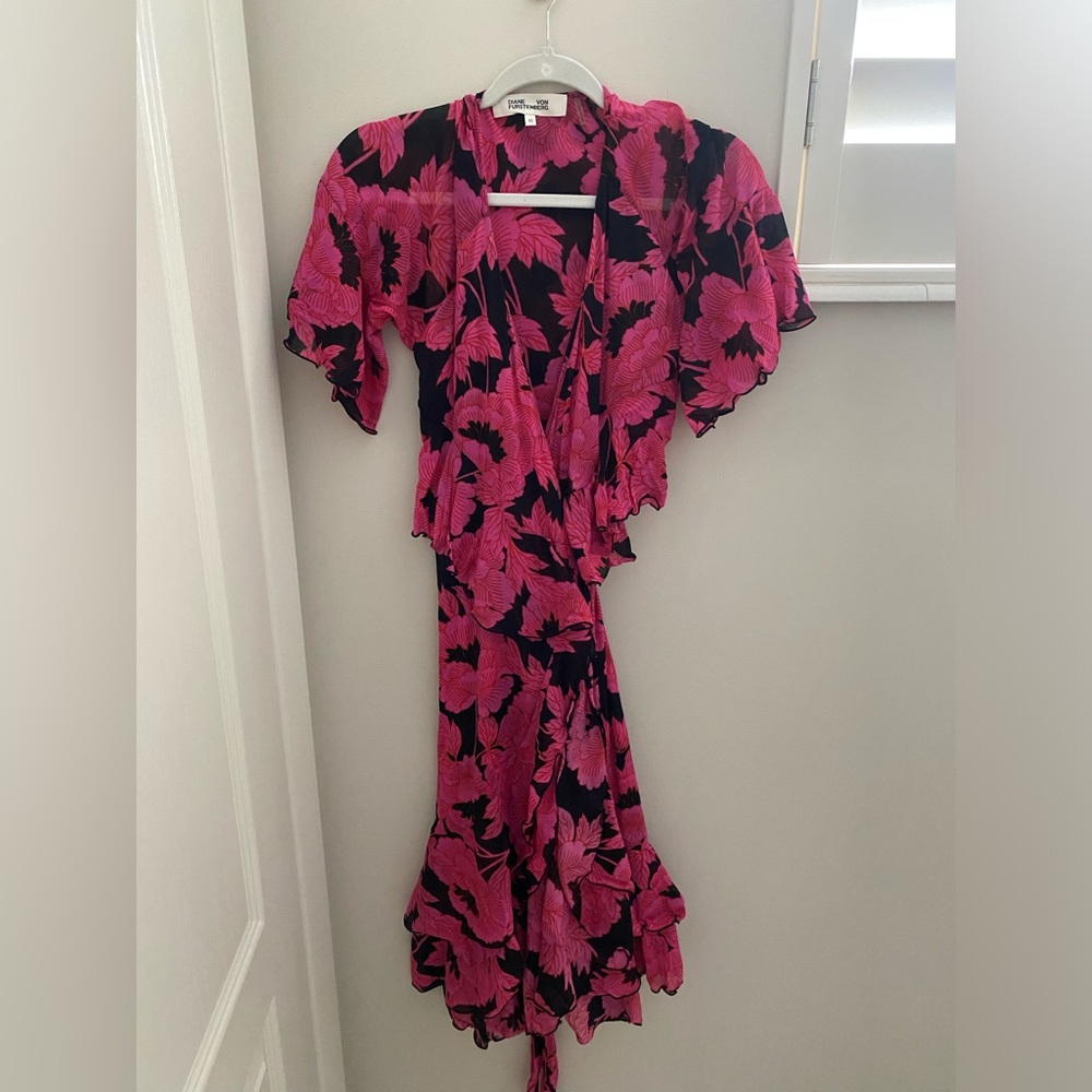 DIANE VON FURSTENBERG Floral Print Knee-Length Dress